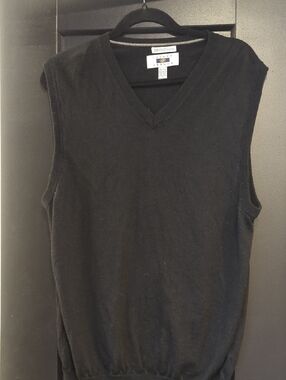 Joseph Abboud Black V-Neck Sleeveless Sweater Vest